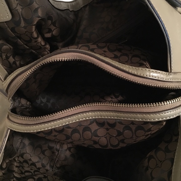 (GUC) Coach Shoulder Purse - Picture 6 of 8